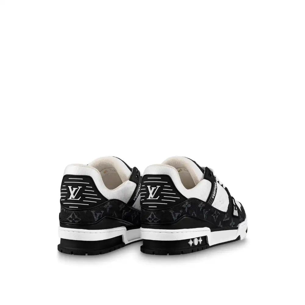 LOUIS VUITTON TRAINER WHITE BLACK