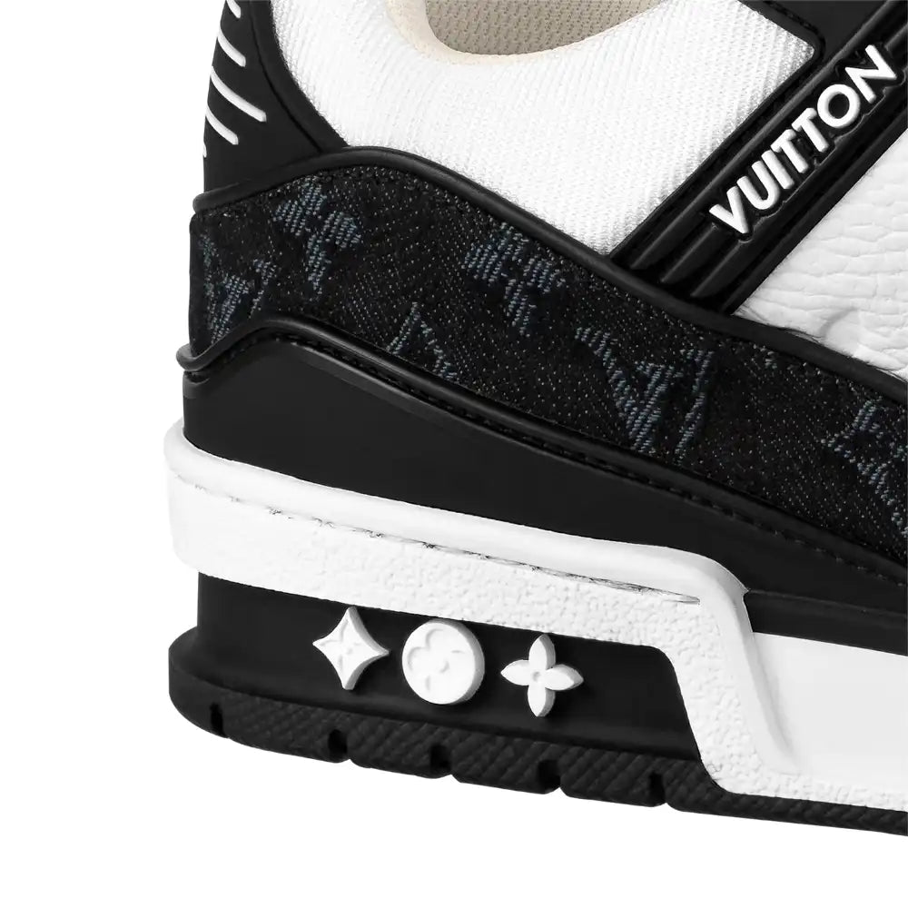 LOUIS VUITTON TRAINER WHITE BLACK