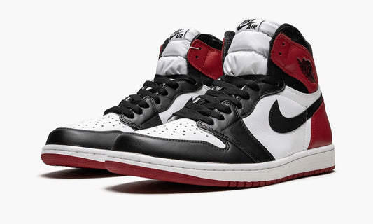 AIR JORDAN 1 HIGH OG SATIN BLACK TOE