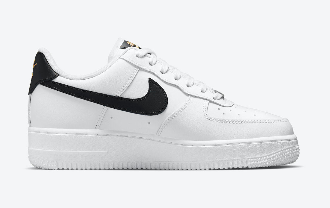 NIKE AIR FORCE 1 ’07 ESSENTIAL