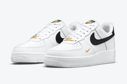 NIKE AIR FORCE 1 ’07 ESSENTIAL