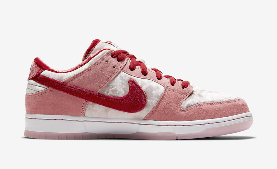 NIKE SB DUNK LOW STRANGE LOVE