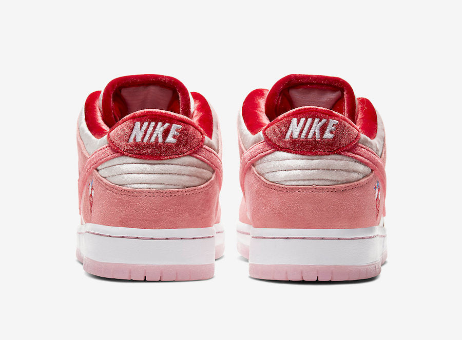 NIKE SB DUNK LOW STRANGE LOVE