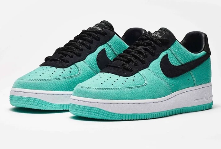 NIKE AIR FORCE 1 X TIFFANY & CO FRIENDS & FAMILY